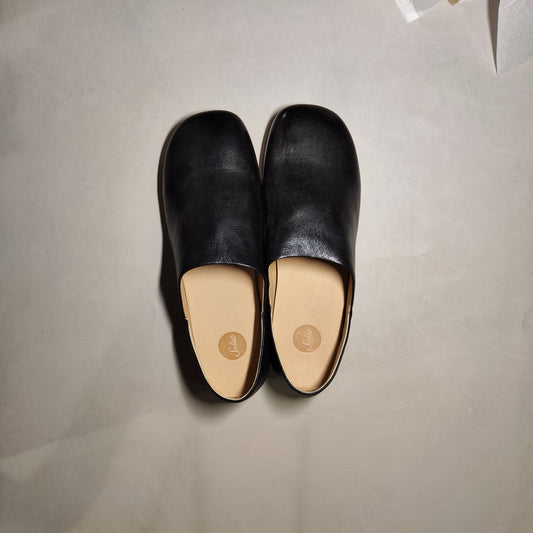 [762]NM Men's strap shoes, webbed-toe style, flat round-toe