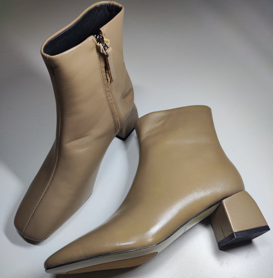 [742]MM  Women's Autumn/Winter Genuine Leather Square Toe Medium Thick Heel Martin Boots 2025 New Model Slimming Suede High Heel Gray Short Boots