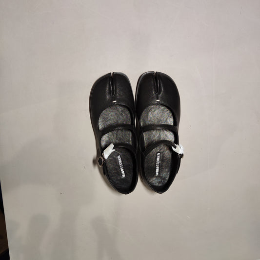 [192]NN Double-Strap Flat Shoes