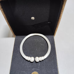 [561]G    Traditional gourd-shaped  matte horseshoe cuff bracelet, minimalist and versatile design with window-exploring pendant