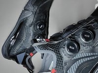 [910]N LI-NING Badminton Shoes, Tie-di Flight MAX, Men's and Women's Professional Shock-Absorbing, Non-Slip BOA Dual-Buckle Shoes