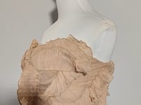 [839]G    ACHI DAYECHI Pure Desire Style White Off-Shoulder Crop Top for Women, Featuring Built-in Chest Pads, Chiffon Fabric, and Petal-Inspired Splicing