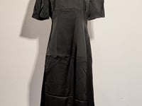 [789]G    Hepburn-style elevated satin dress,  tailored waist-cinching design with a flowing skirt for a slim-silhouette little black dress.