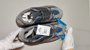 [318]G     LW Yeezy 500 Blackout Bone White Yeezy 500 Gray/White Yeezy 700 V2 Wave Runner Yeezy 700 Soul Black First Generation