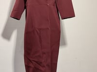 [752]G    Elegant  styling: A kind mother married set - a slim-fit, knee-length trench-style dress designed for sophistication.