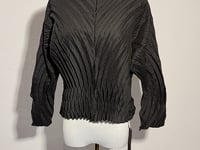 [481]GG     Pleated Plus-Size , Elegant Women's  Top , Loose Fit for a Slimming Effect, High-End Design