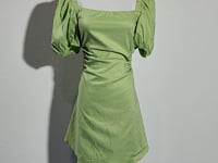 [162]NN Linen dress with a French square neckline, cut-out back, waist-baring design to elongate the legs