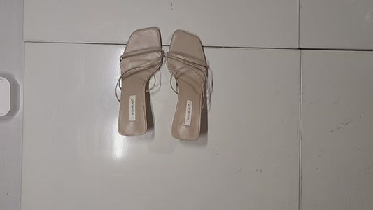[524J]M 2025 Summer New Korean Thick Heel Slippers for Women Fashionable Sexy Single Strap Beach Roman Sandals Instagram Trendy