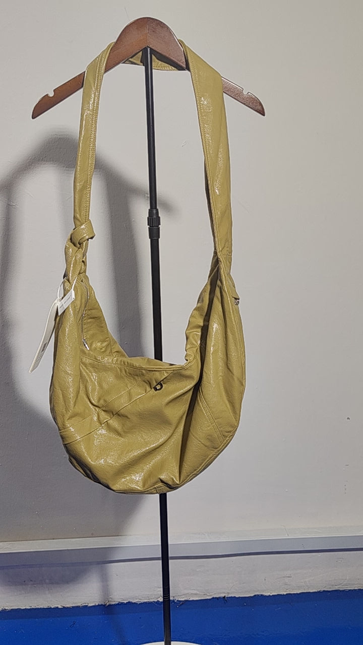 [424]MM  Oil-Wax Leather-Look Large Capacity Tote Bag, Lightweight Dumpling Crossbody Computer Bag.