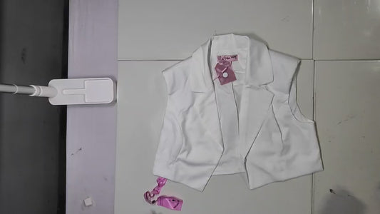 [118]GM    Le palais vintage pairs well with a white deep V-shirt collar short-cut slim-fit vest